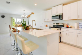 Bright Port Charlotte Home - 2 Mi to Beach!